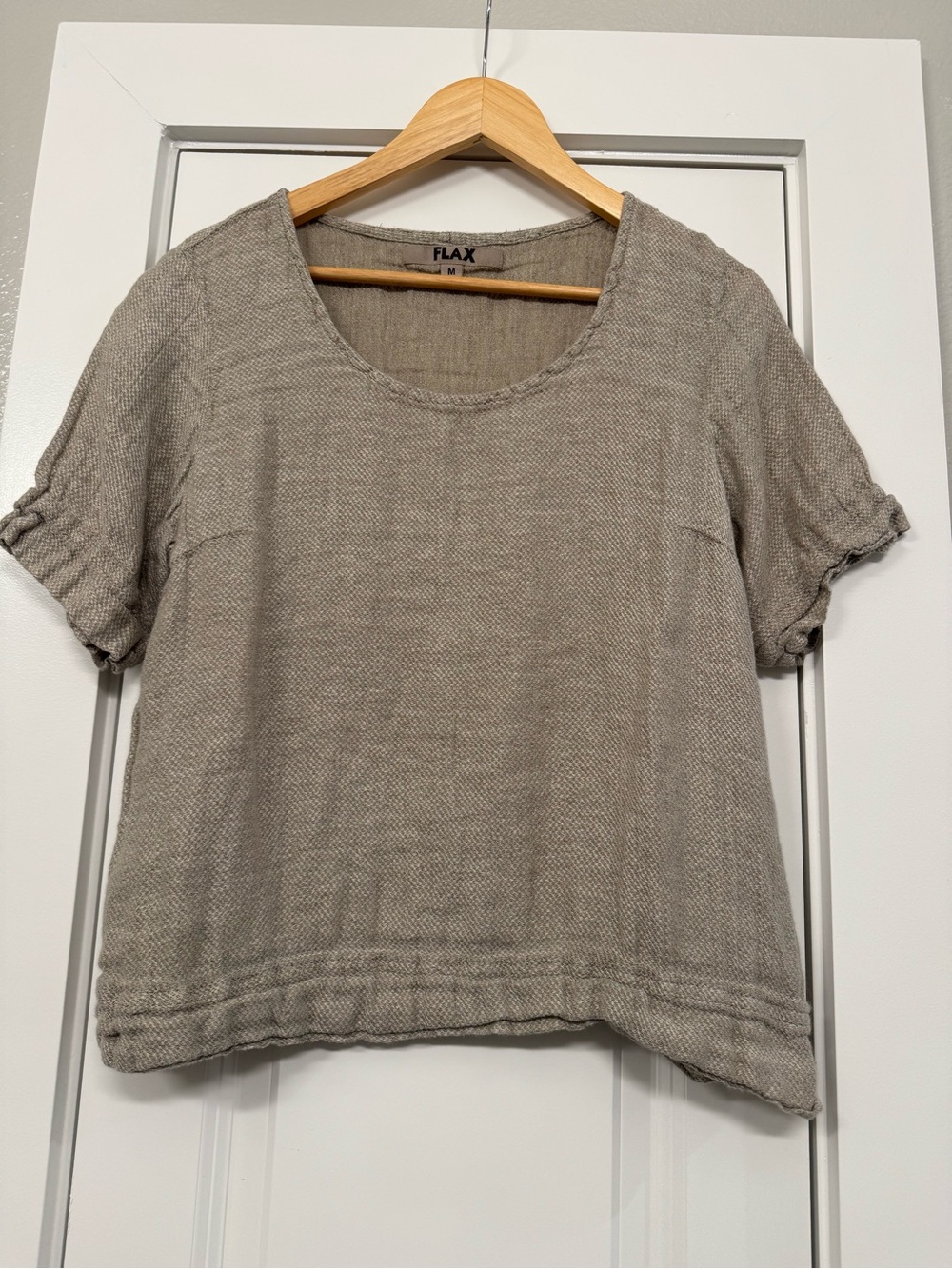 Flax Linen Short-Sleeve Scoop Neck Top in Taupe